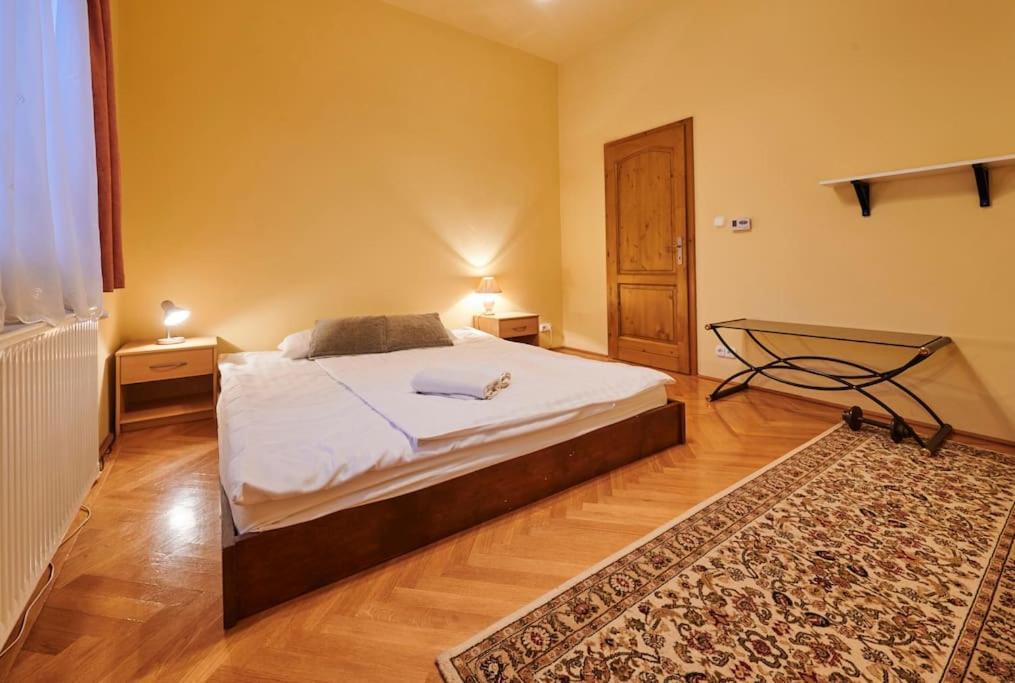 Family Apartment *